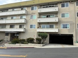 Building Photo - 1600 Ardmore Ave