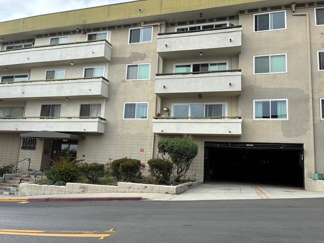 Building Photo - 1600 Ardmore Ave