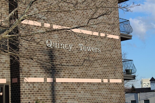 Building Photo - 500 Washington St