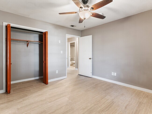 Building Photo - 2208 Gontier Dr