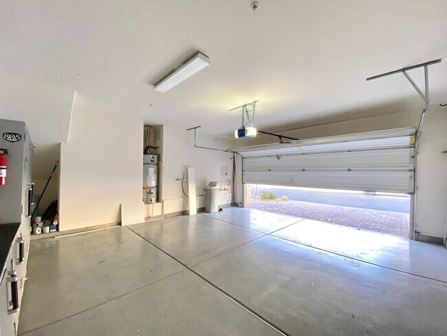 Building Photo - 3621 Vino Biano Ave