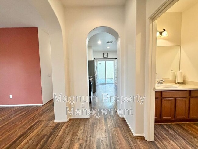 Building Photo - 37390 Paseo Violeta