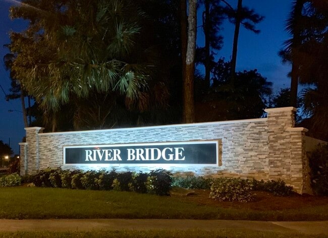 Building Photo - 605 Harbour Pointe Way