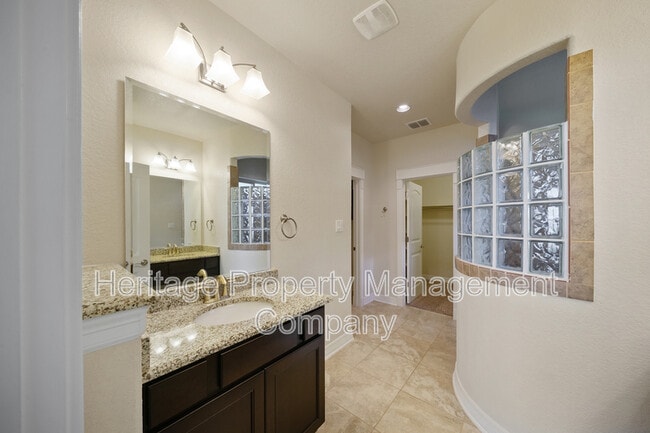 Building Photo - 18814 Edwards Edge