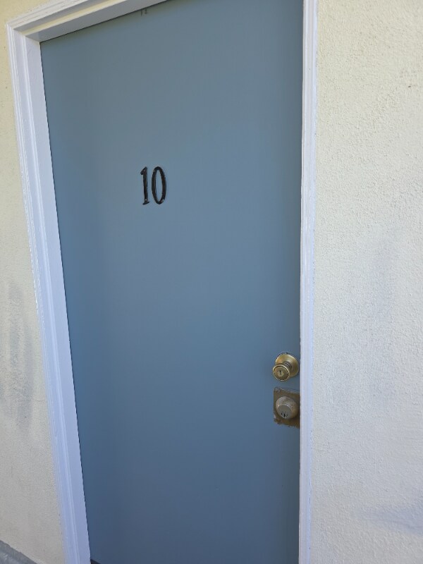 Building Photo - 1150 Manhattan Beach Blvd