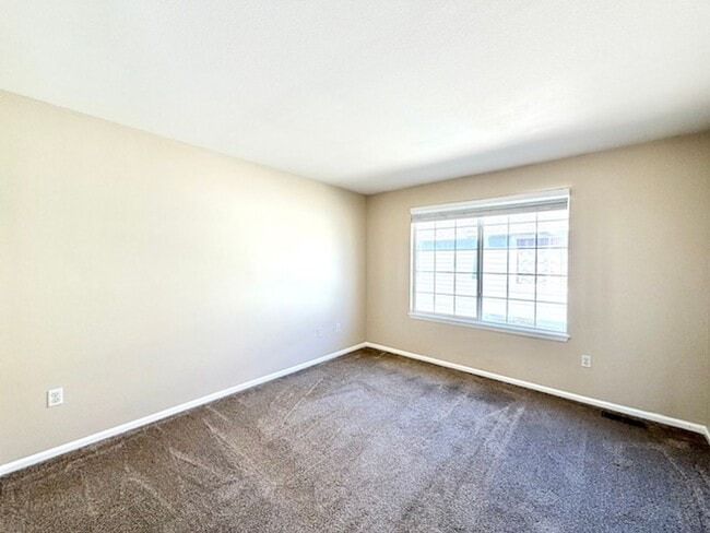 Building Photo - Westbury Farms 1-Bedroom