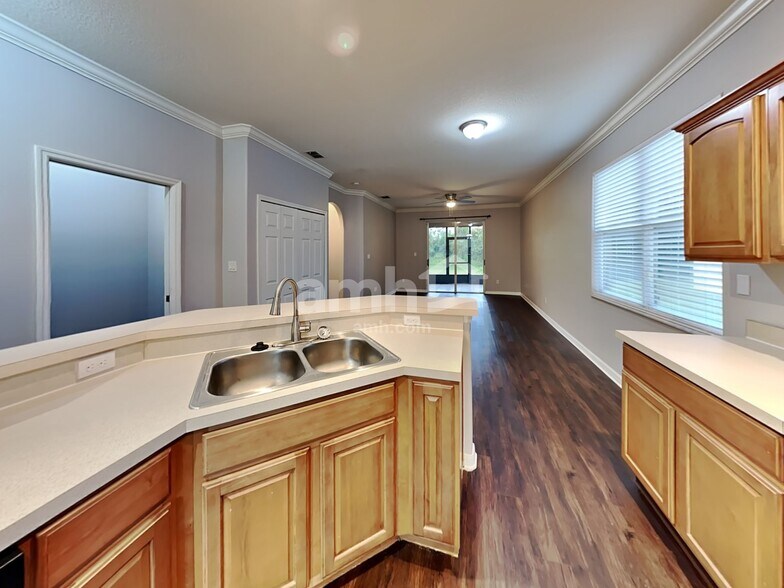 Building Photo - 1560 Mountclair Ct