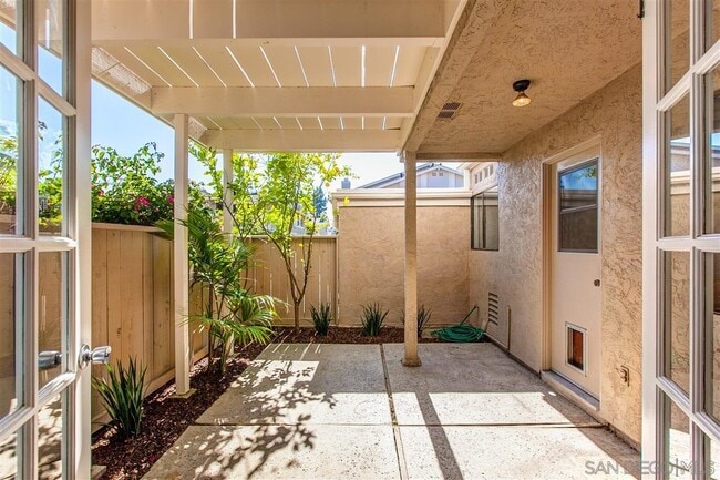 Building Photo - 8052 Camino Tranquilo