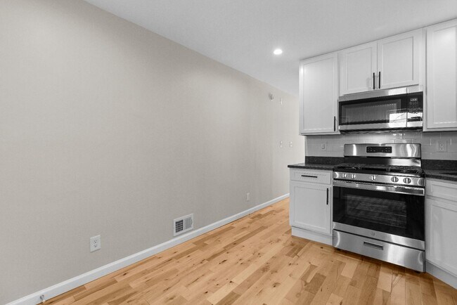 Building Photo - 137 N Montford Ave