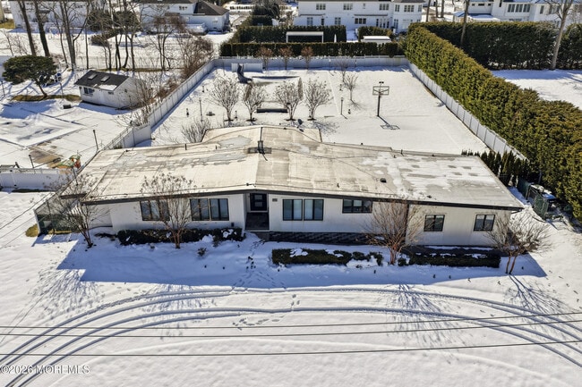 Building Photo - 107 Grant Ave