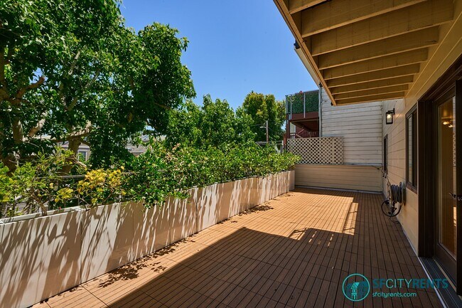 Building Photo - Noe Valley/Dolores Heights: Luxury Condo w/ Expansive Private Deck & 2 Car Parking