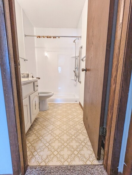 Bathroom 1 - 712 Brandie Rd