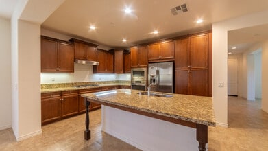 Building Photo - 570 Calle Vibrante