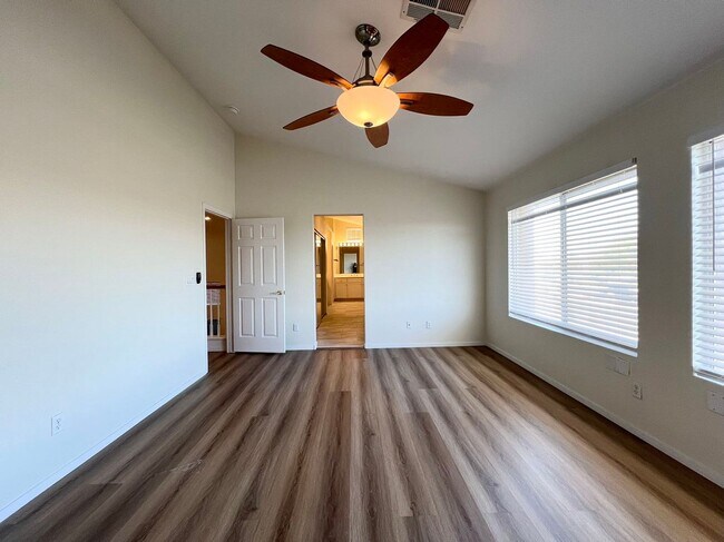 Building Photo - Beautiful two-story home with 5 bedrooms