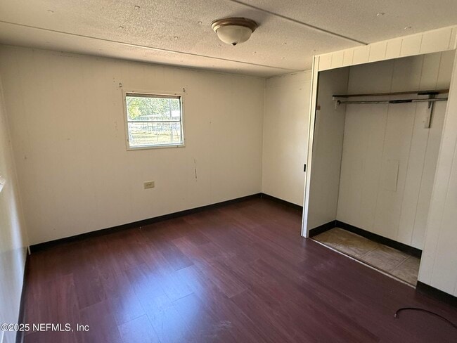 Building Photo - 108 Ash St