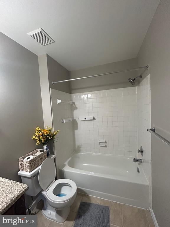 Building Photo - 7804 Harrowgate Cir