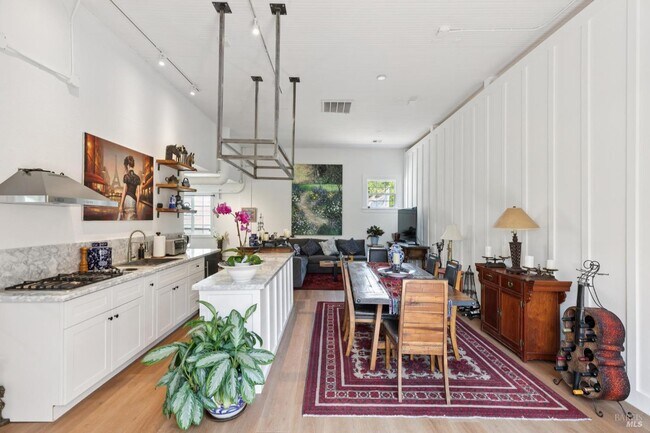 Building Photo - 307 Bodega Ave