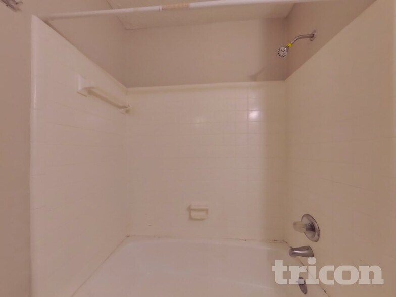 Building Photo - 2395 Wales Dr