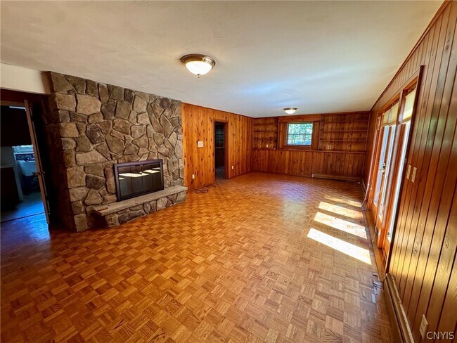 Building Photo - 112 Old Farm Rd