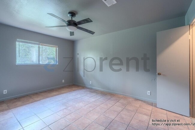 Building Photo - 7515 Carl Rd Ext