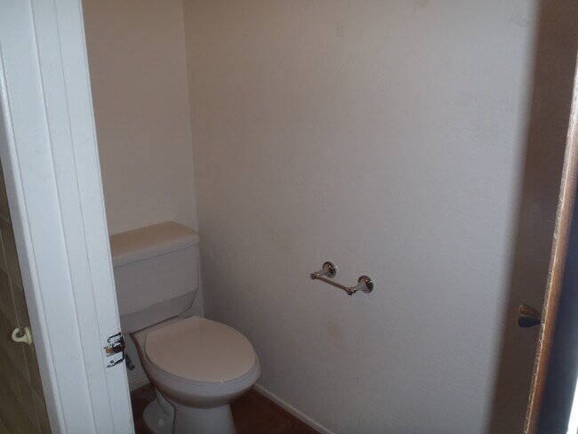 Building Photo - 1249 Mountain View Dr