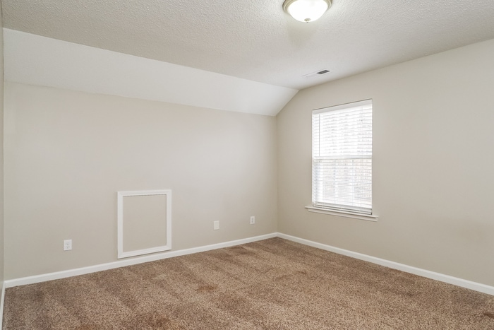 Building Photo - 106 Spring Dove Ln