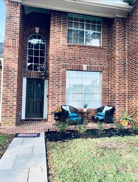 Building Photo - 5739 Henniker Dr