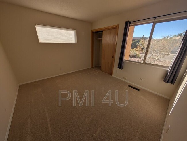 Building Photo - 12612 Carmel Ct NE