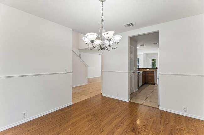 Building Photo - 2372 Paradise Ridge Dr