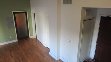 Building Photo - 460 S Spring St