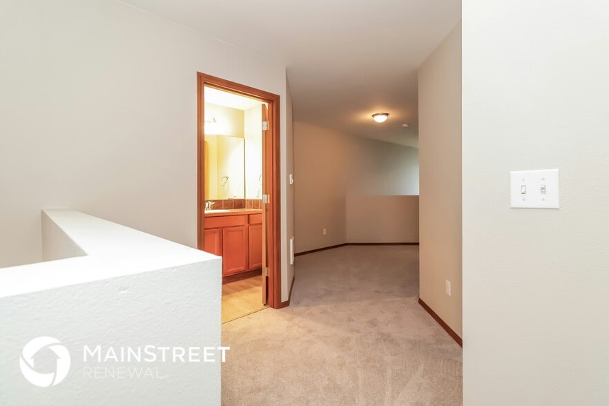 Building Photo - 1424 202nd St Ct E