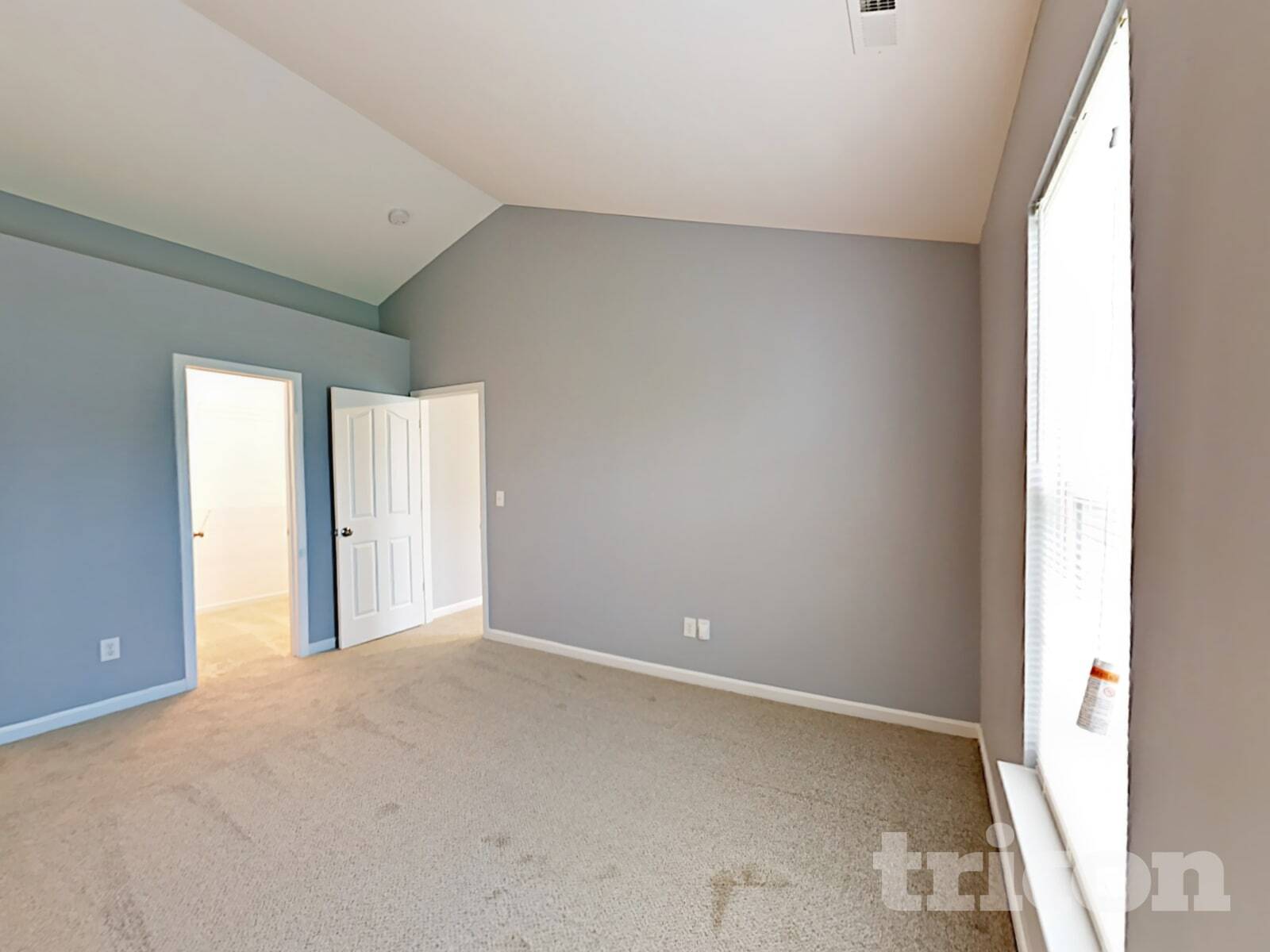 Building Photo - 10207 Green Hedge Ave