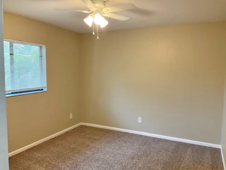 Building Photo - 200 SE 19th Terrace