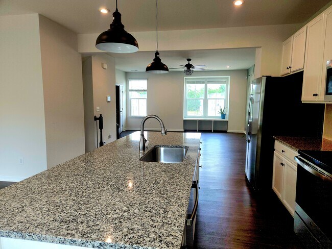 Sight line to livingroom - 2588 Grantham Place Dr