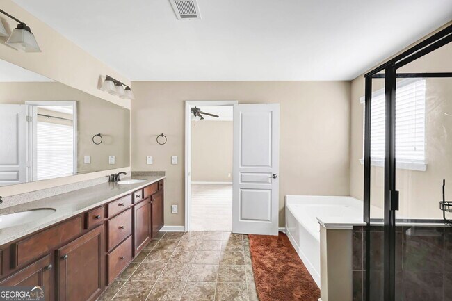 Building Photo - 5957 Stow Dr