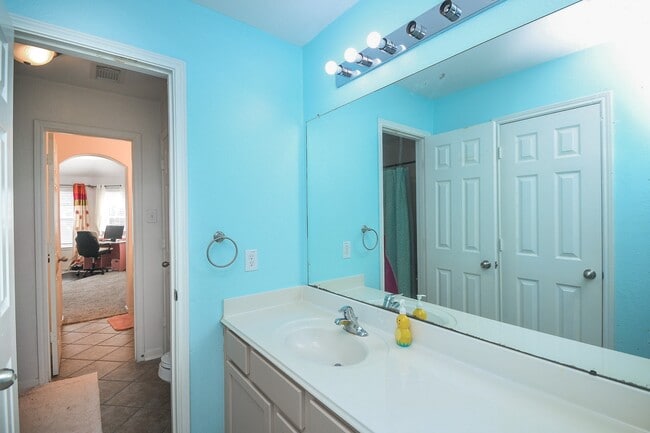 Building Photo - 26719 Wolfs Hill Ln