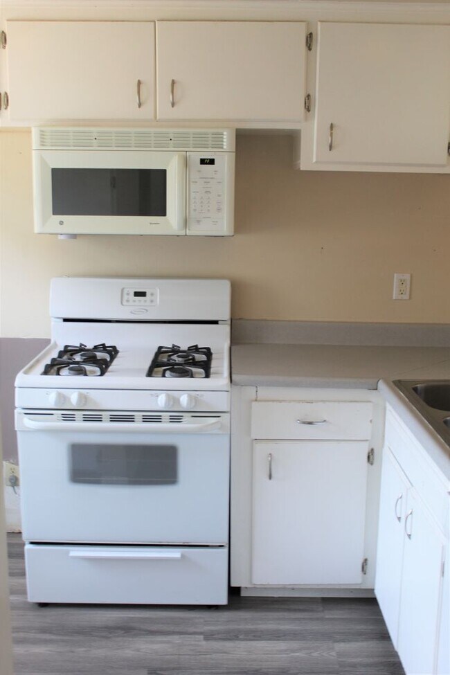 Building Photo - 2593bay
