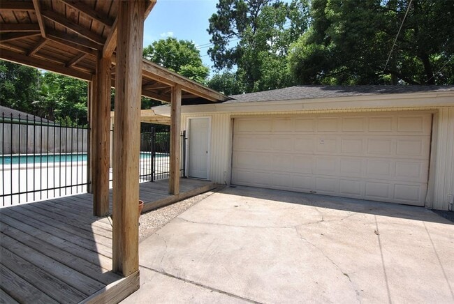 Building Photo - 3519 Latma Dr