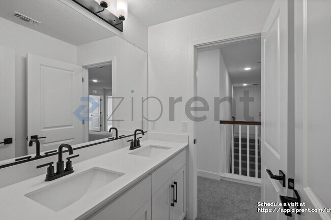 Building Photo - 365 Gold Coast Rd