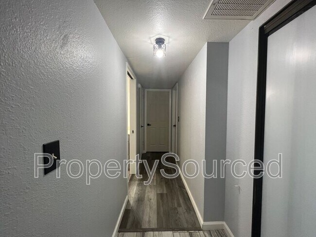 Building Photo - 1414 Pajaro Ave