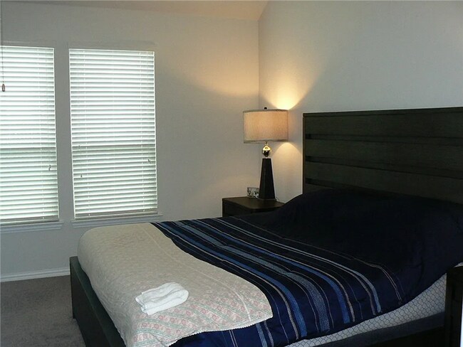 Building Photo - Coming Soon 4BR/2.5BA w/ Fenced Yard + Assigned Parking in Round Rock, TX