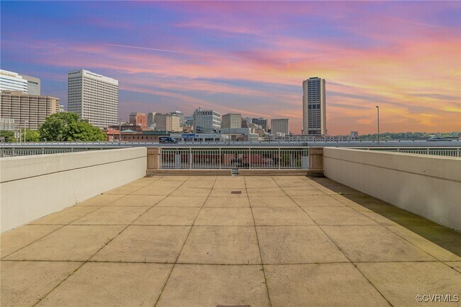 Primary Photo - 301 Virginia St