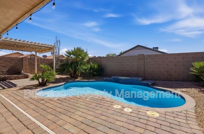 Building Photo - 3001 W Matthew Dr