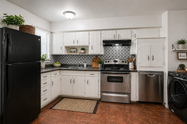 Building Photo - 1905 S Cooper St