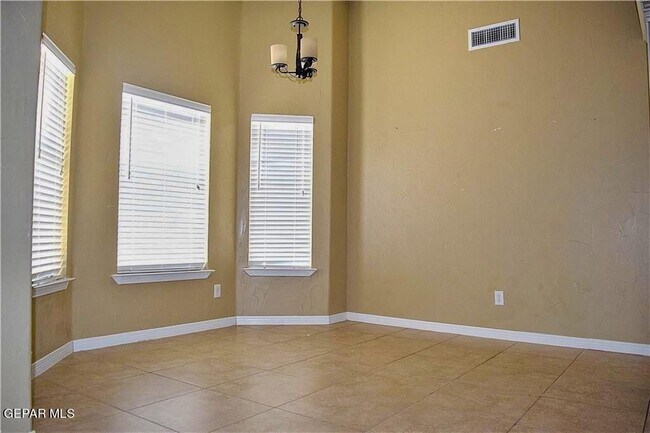 Building Photo - 14016 Rainbow Point Dr
