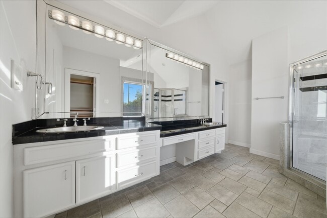 Building Photo - 1628 Van Buren St