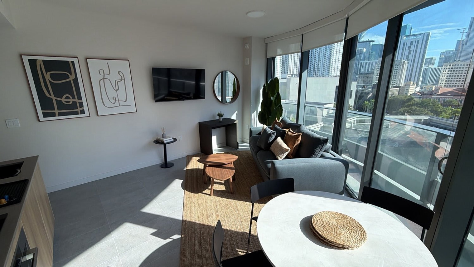 Building Photo - 121 NE 5th St