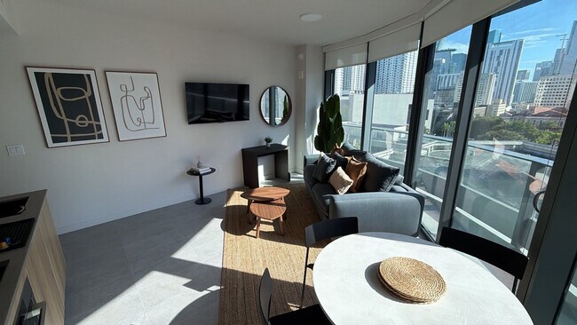 Building Photo - 121 NE 5th St