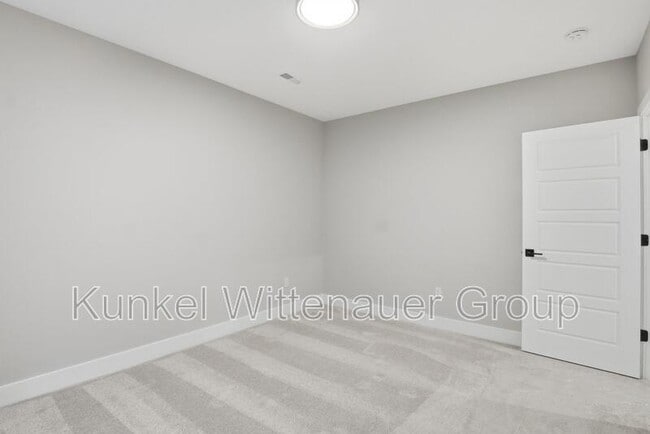 Building Photo - 837 Bushwood Way