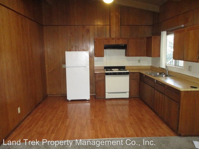 Primary Photo - 701 Hillside Terrace